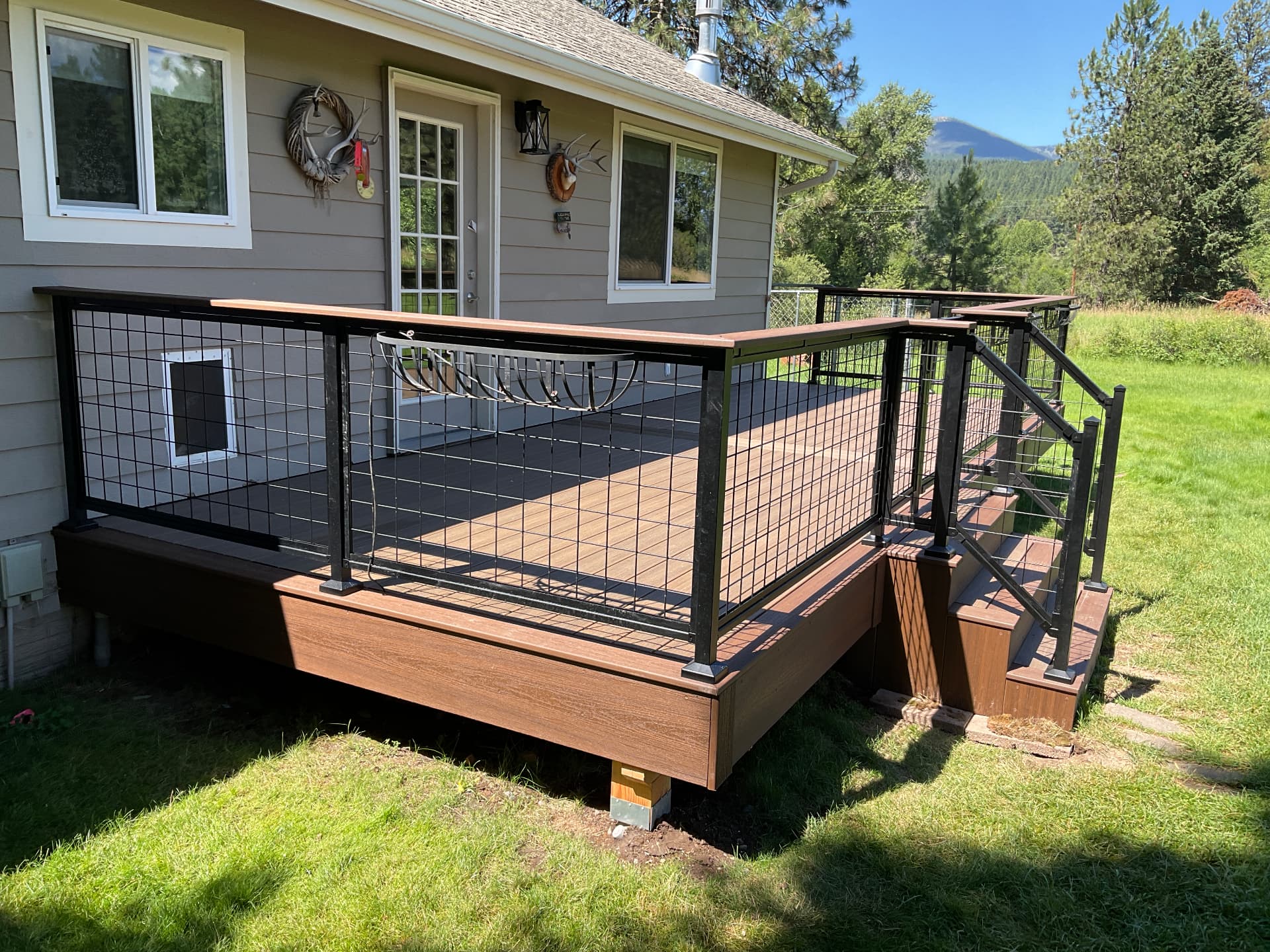 Pet-Friendly Hog Wire Railing Deck