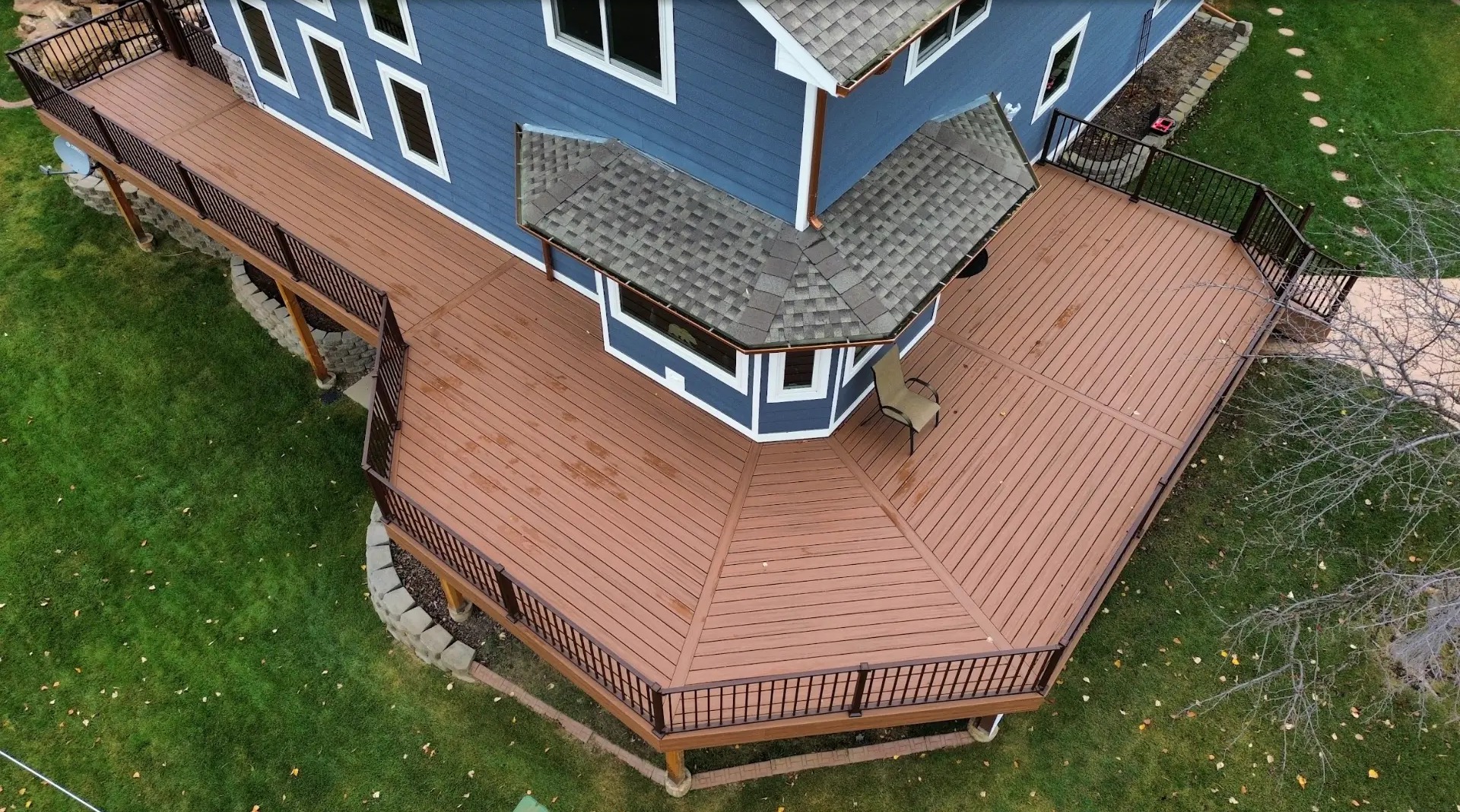 Bay-Window Wraparound Deck